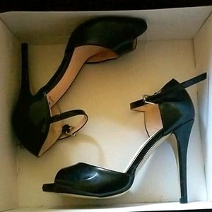 Black Patent Leather open toe pumps